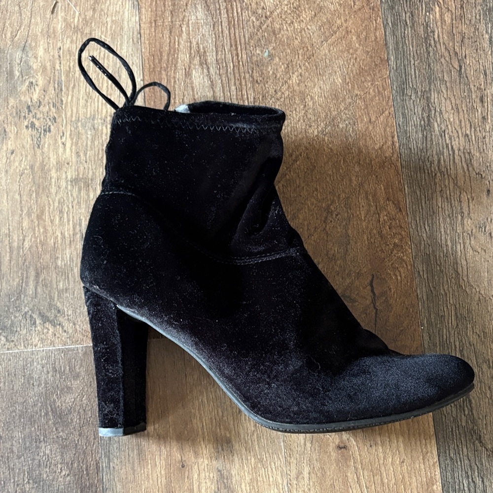 Elegant Black Velvet Ankle Boots
